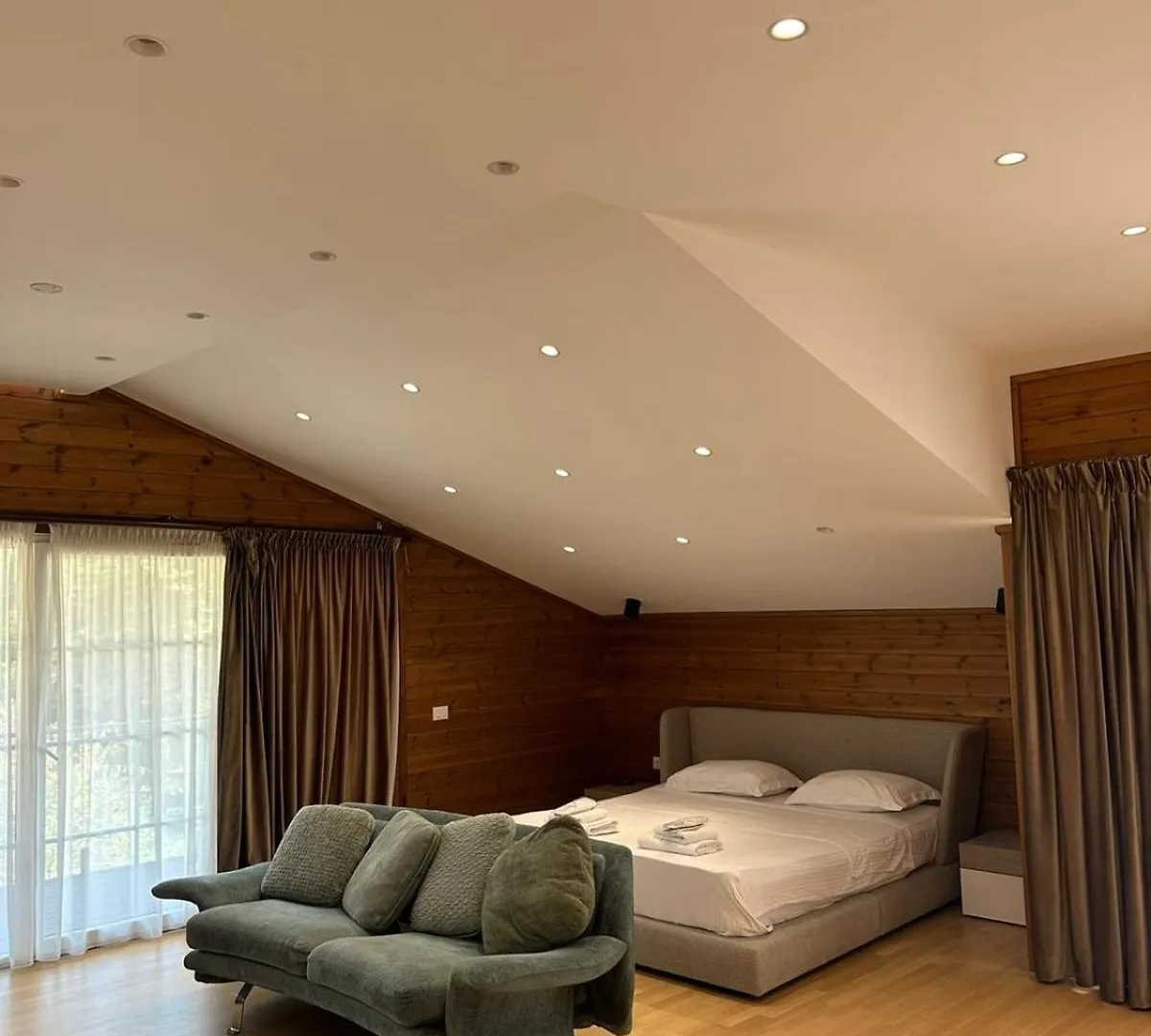 Bianca Hotel & Villa Priska e Madhe 0*,  Albanie